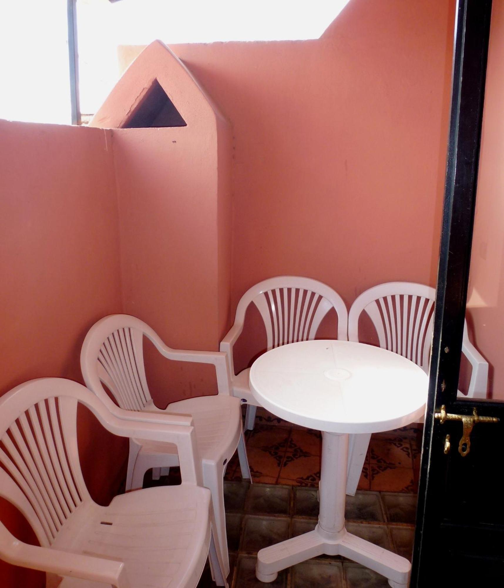 Couette-café Laârouss 2*