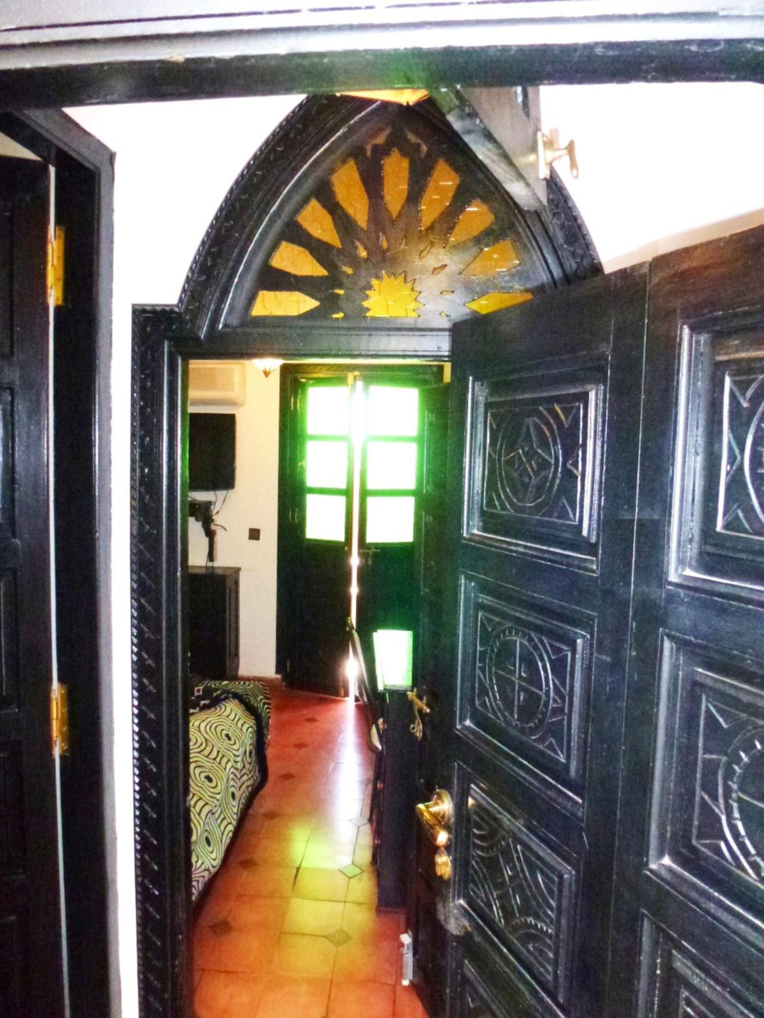 Bed and breakfast Laarouss 2*