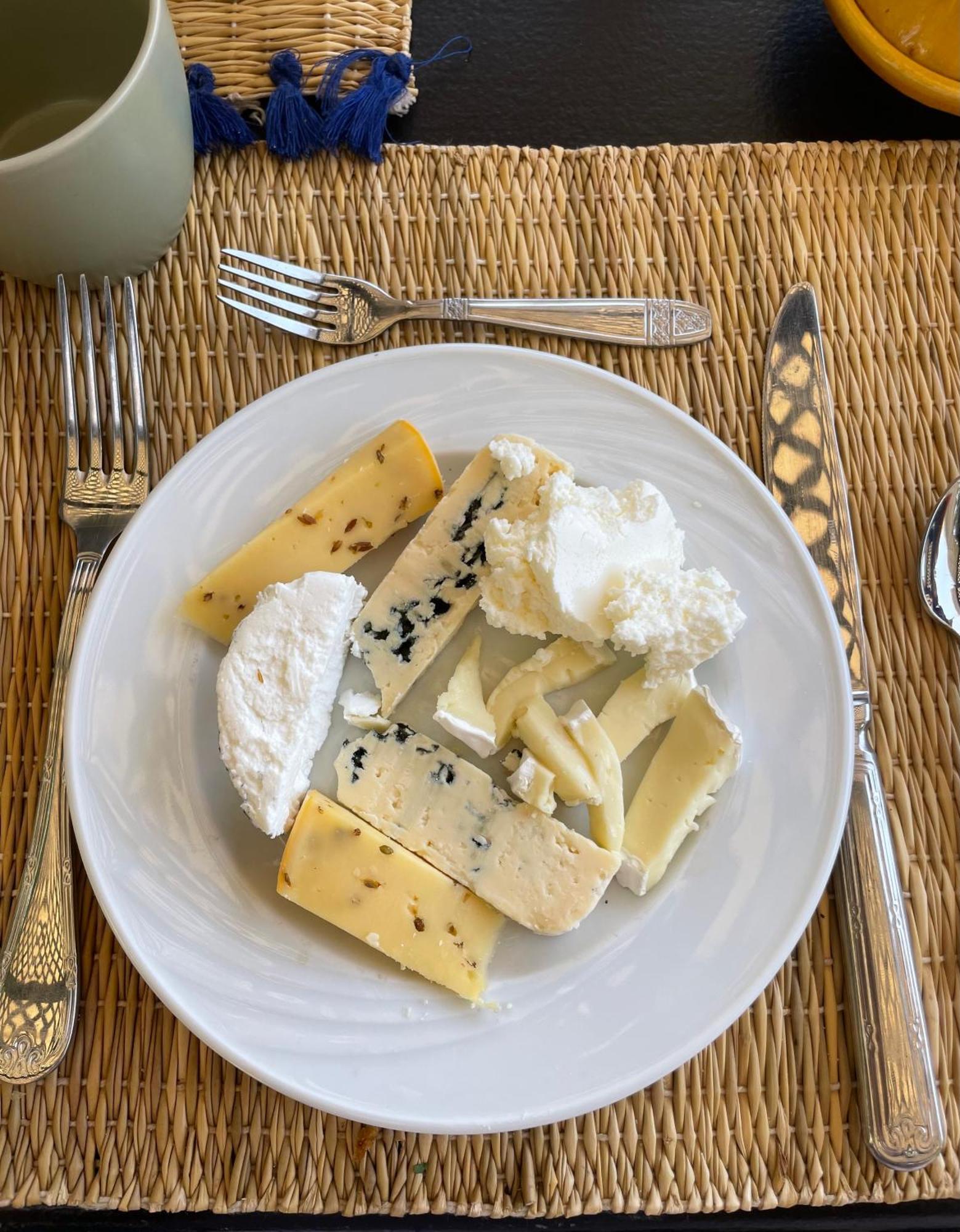 Zouhour Pensión 3*