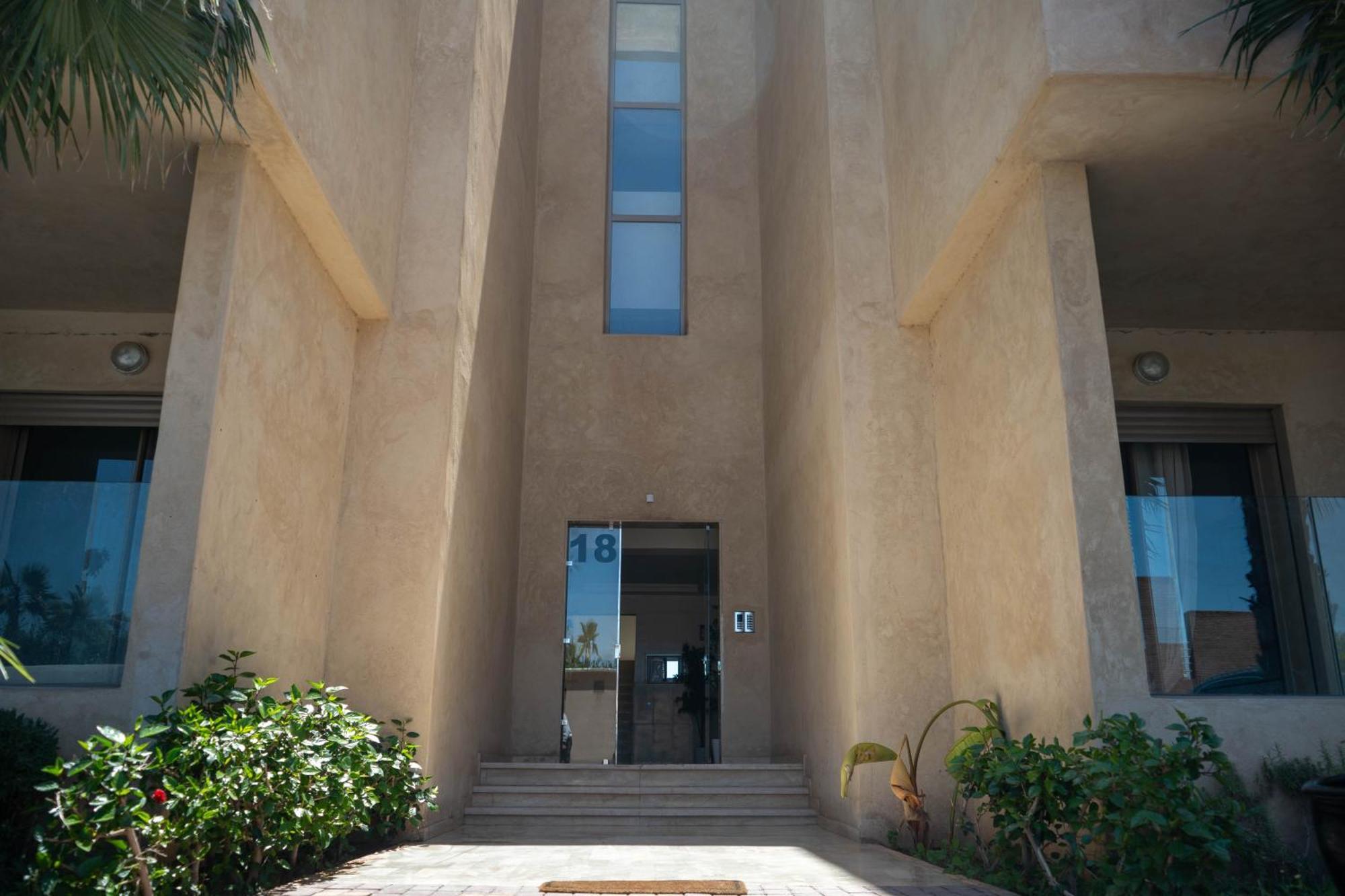 Appartement Magnifique Moderne De 2 Avec Piscine A 10 Min Du Centre De Marrakech