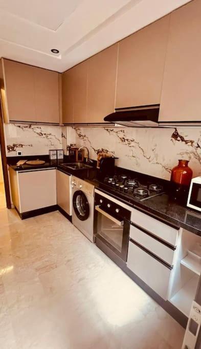 Appartement Avec Patio Et Jaccuzzi *