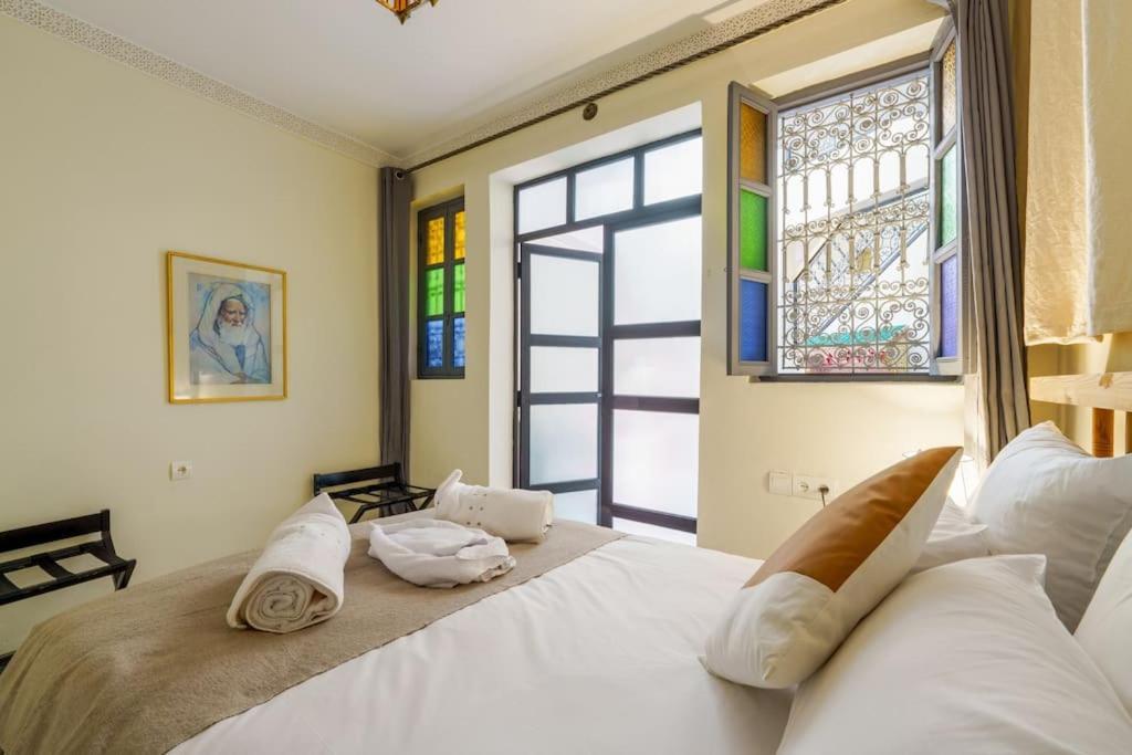 Riad Taher - Piscine - Wifi Fibre Optique - Petit Dejeuner Hébergement de vacances *
