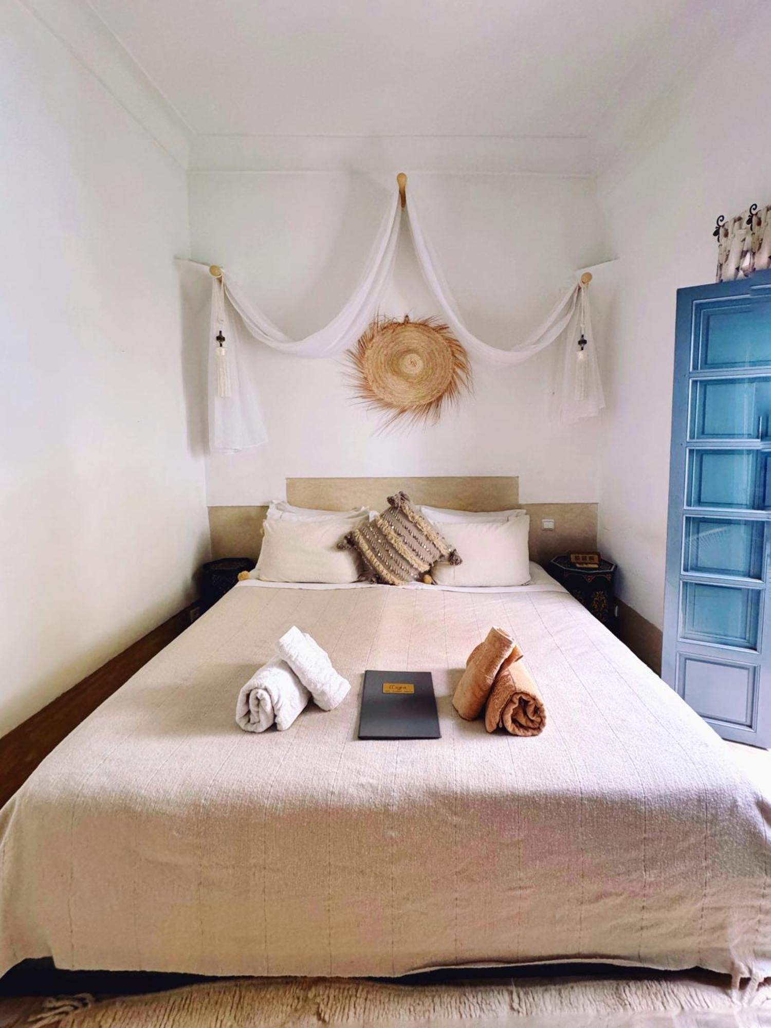 Bed & Breakfast Of The Light