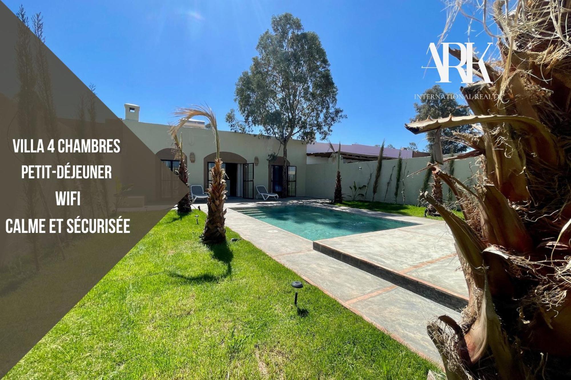 Villa Avec Piscine, Jardin Et Parking Prive Situee A 10 Minutes Du Centre De Marrakech - Ark Realty *