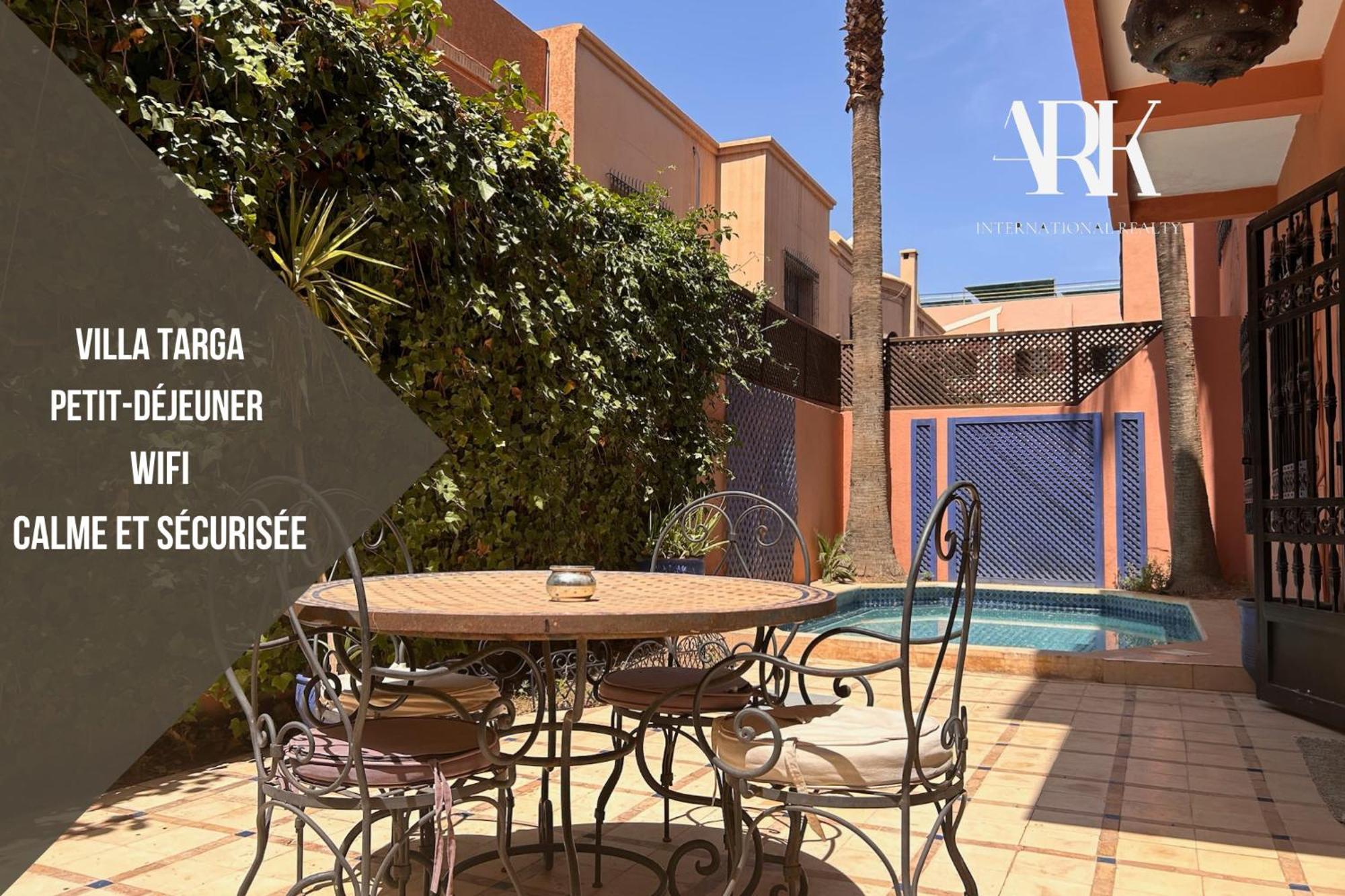 Targa Piscine 10 Minutes Du Centre - Ark Realty Villa