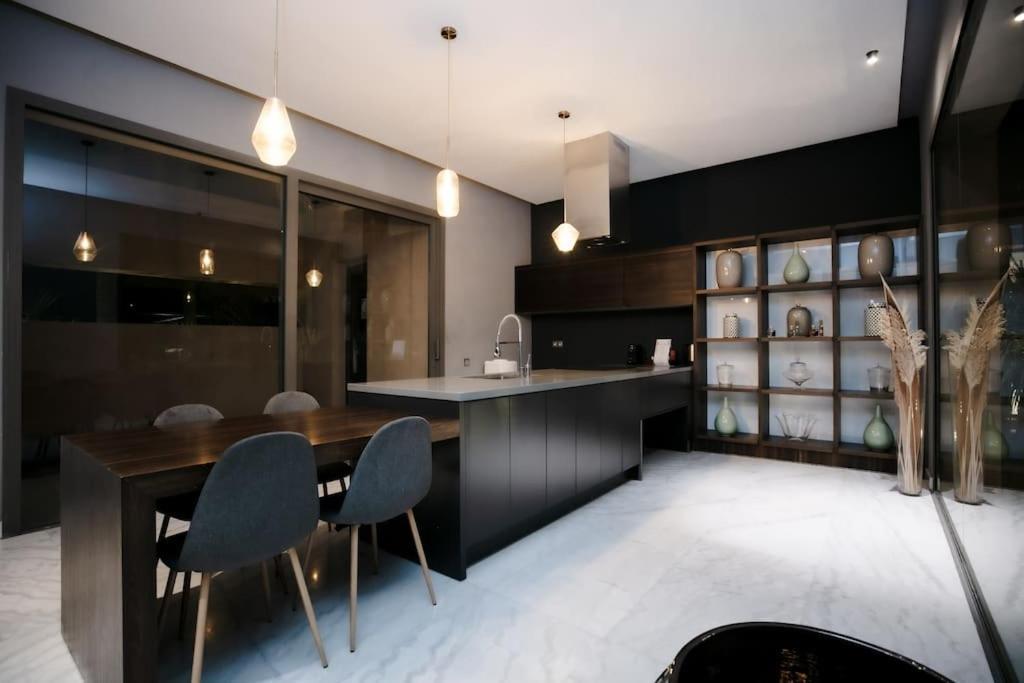 Architect-designed With A View Of The Atlas Villa *