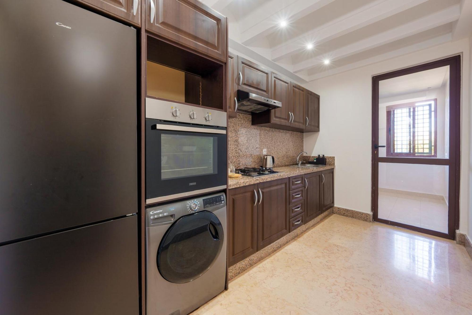 Green Oasis Poolside Luxury App Appartement *