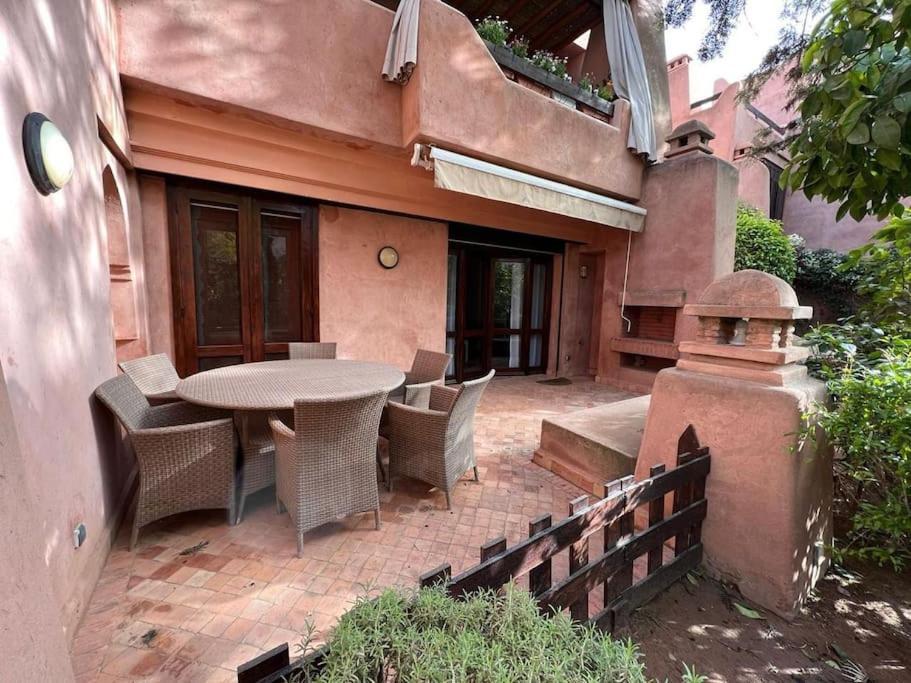Bel Avec Jardin, Terrasse Et Piscine Lagon *