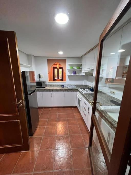 Bel Avec Jardin, Terrasse Et Piscine Lagon Appartement *