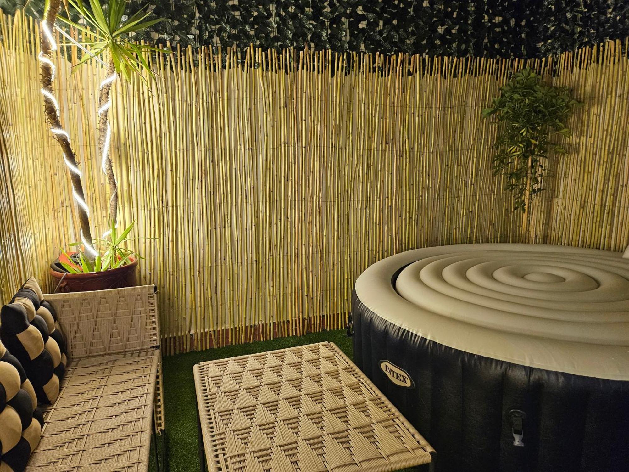 Appartement Avec Patio Et Jaccuzzi
