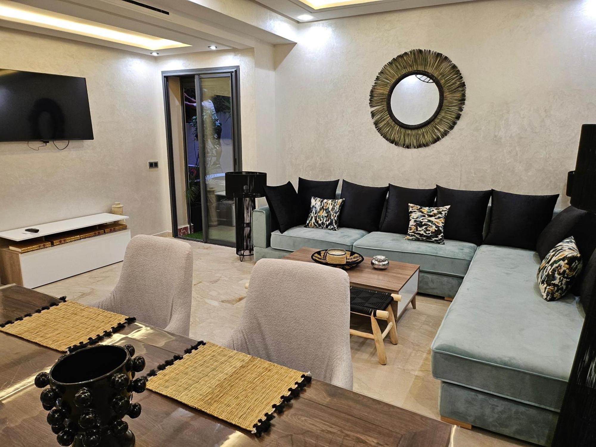 Appartement Avec Patio Et Jaccuzzi *
