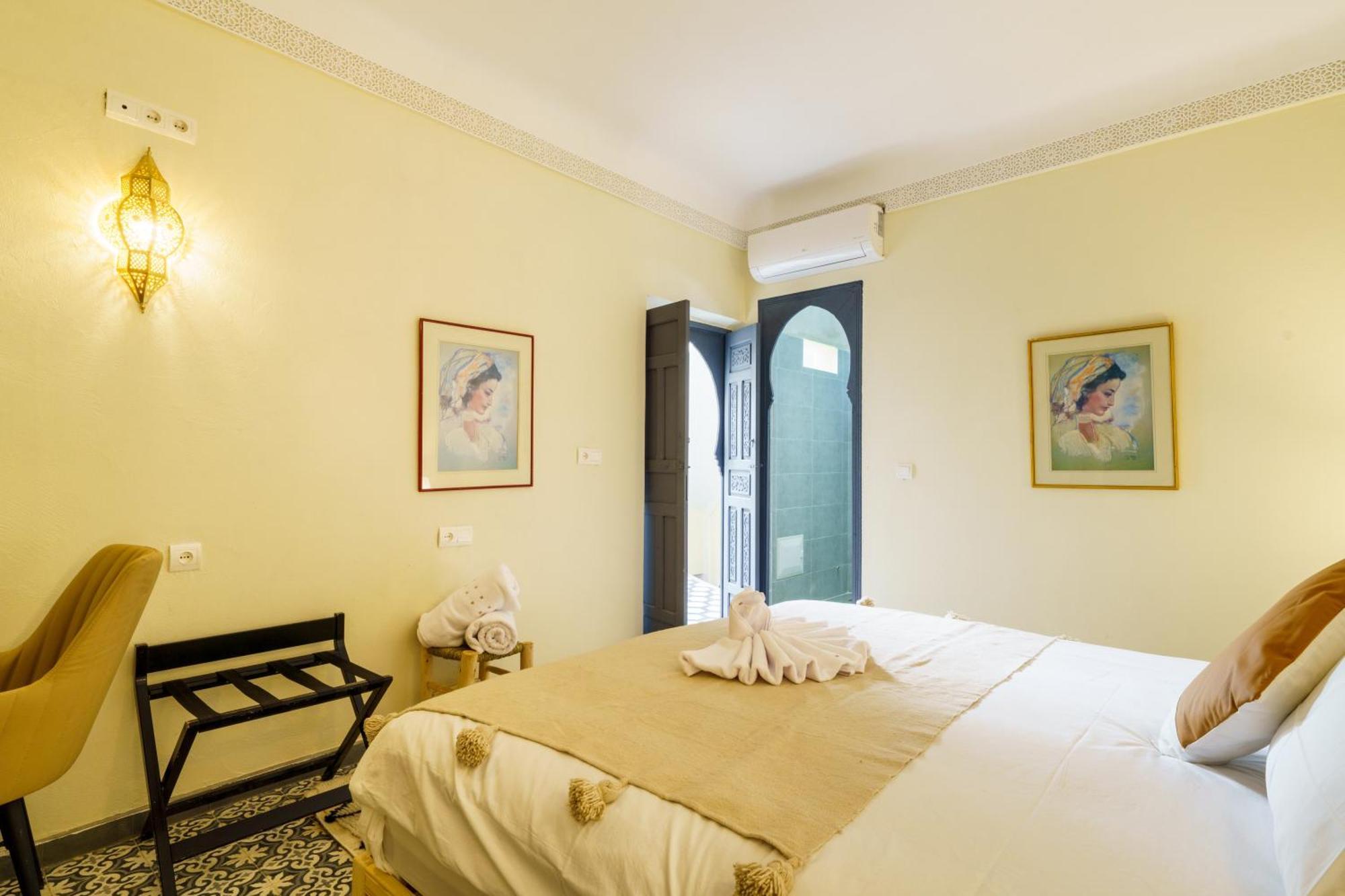 Riad 4 Chambres - Piscine & Petit Dejeuner Gratuit - Wifi Fibre Optique