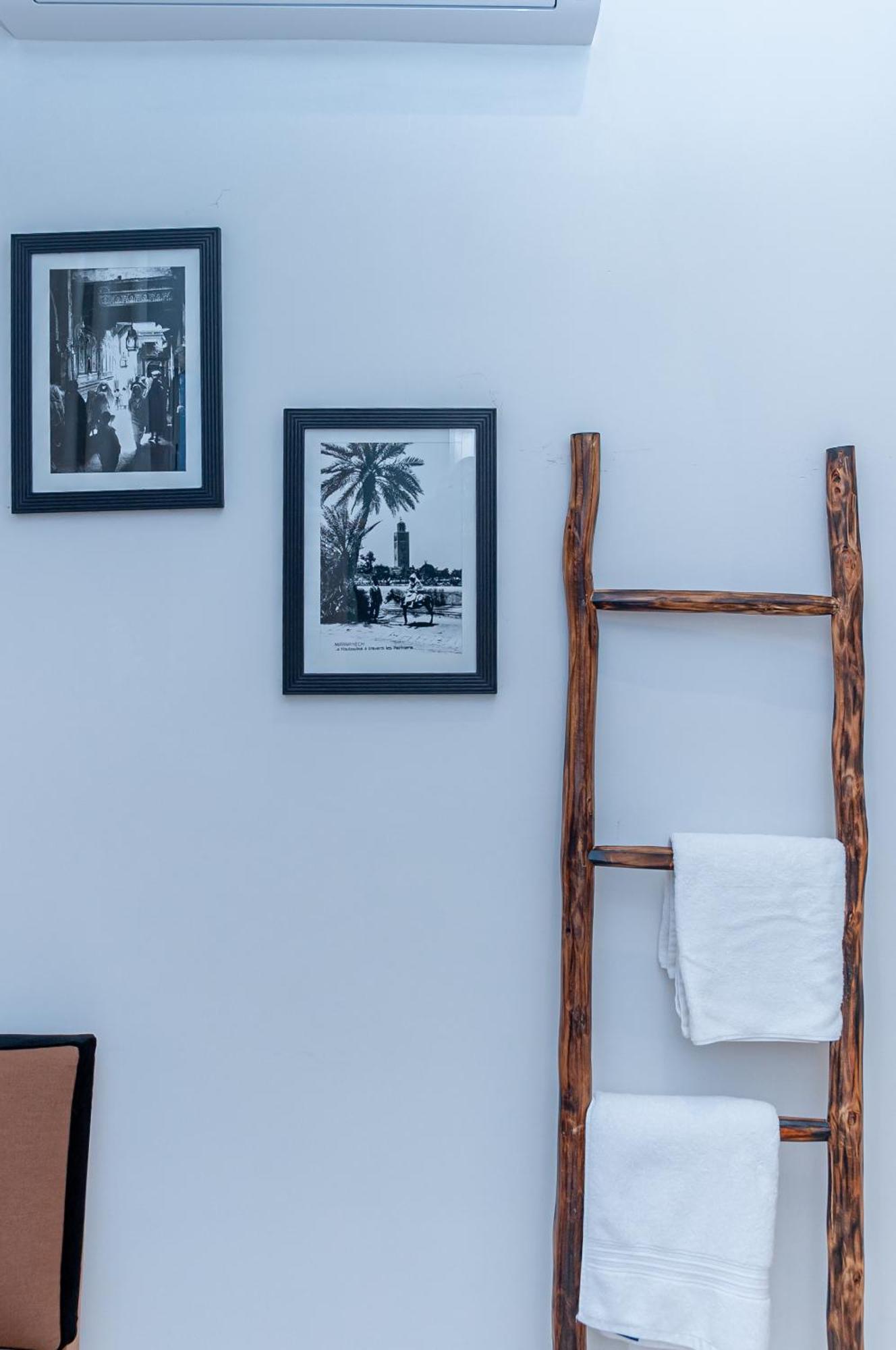 K-white Guest house *