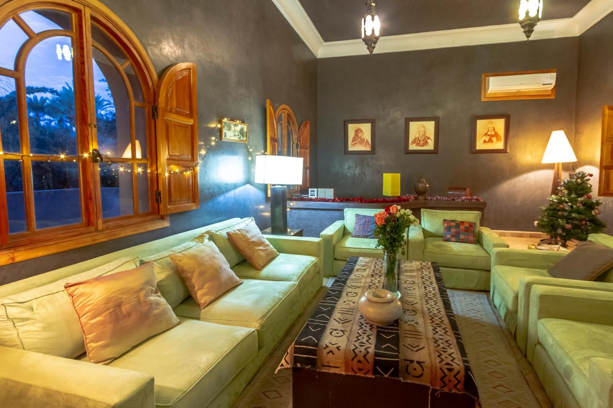 Villa Authentic Family House In The Palm Grove *