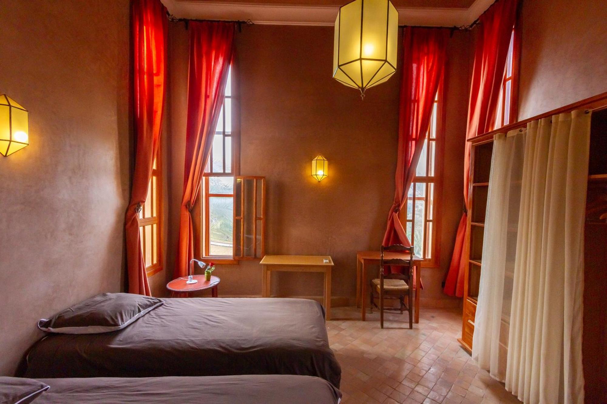 Authentic Family House In The Palm Grove *