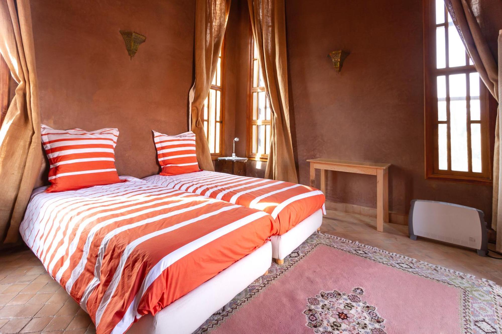 Authentic Family House In The Palm Grove Villa