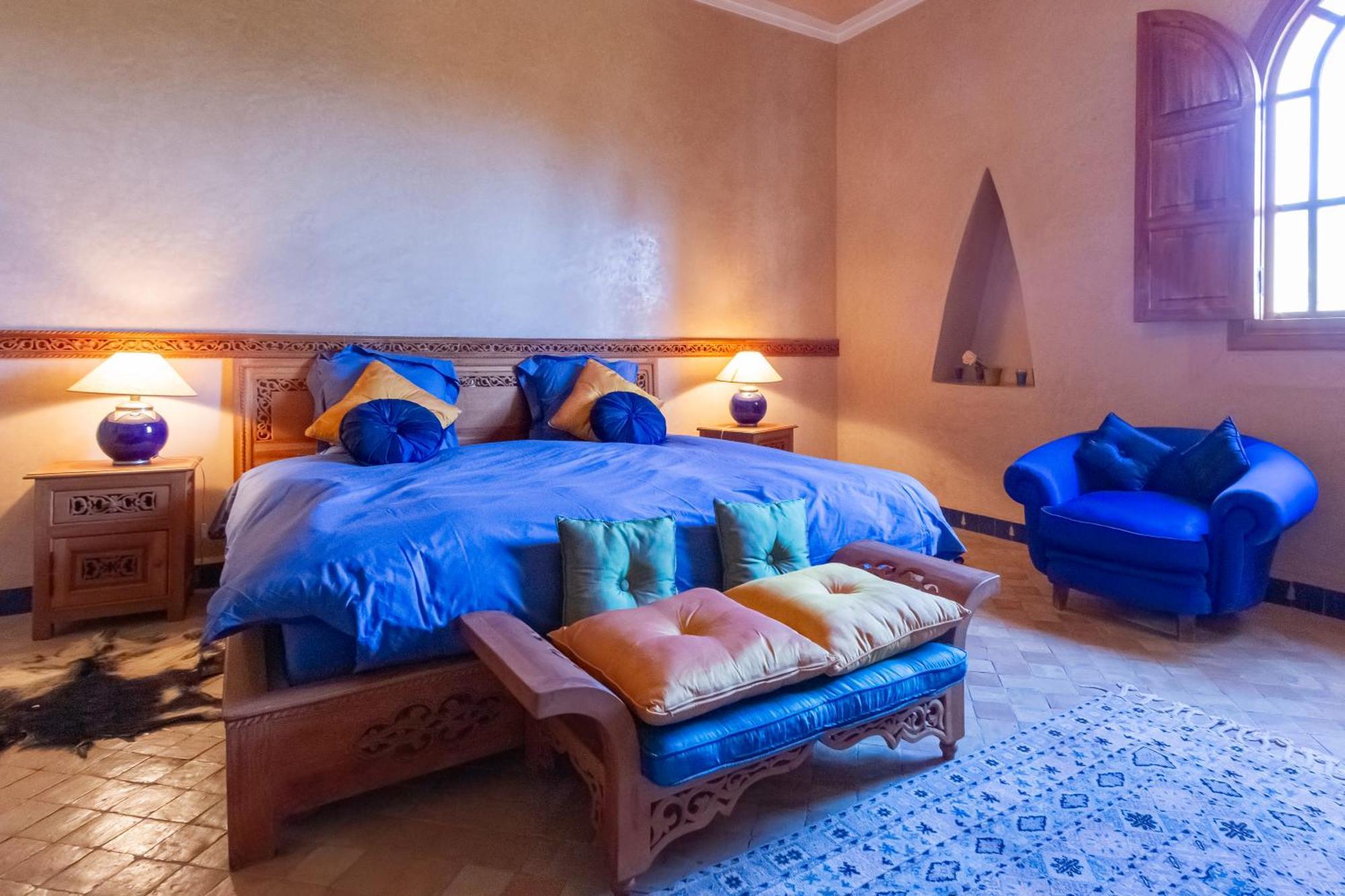 Villa Authentic Family House In The Palm Grove