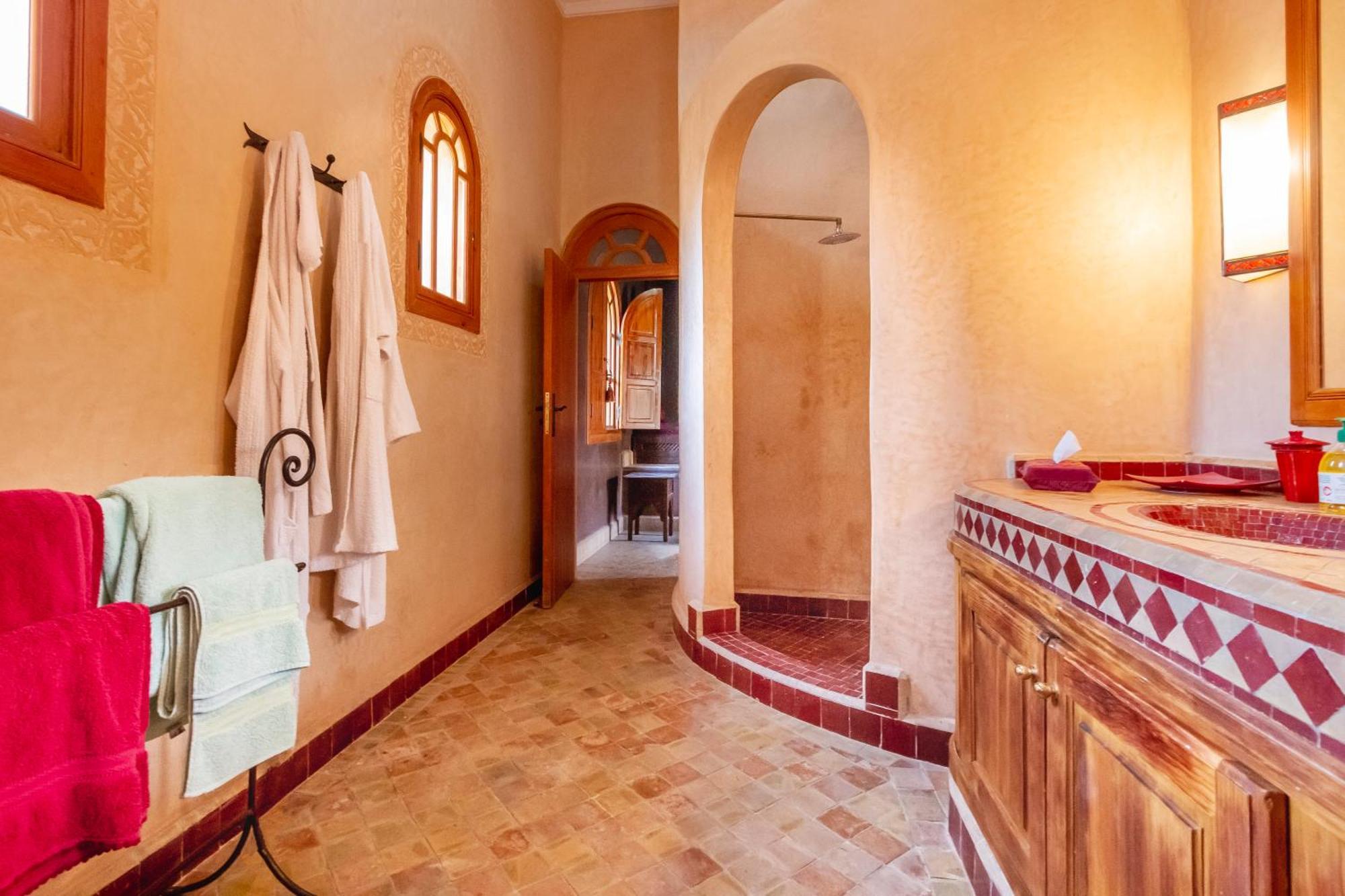 Authentic Family House In The Palm Grove Villa *