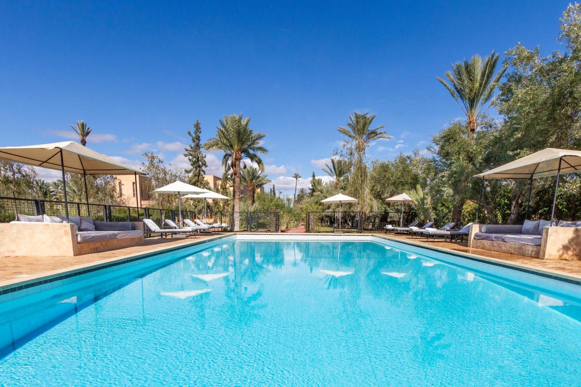 Villa Authentic Family House In The Palm Grove