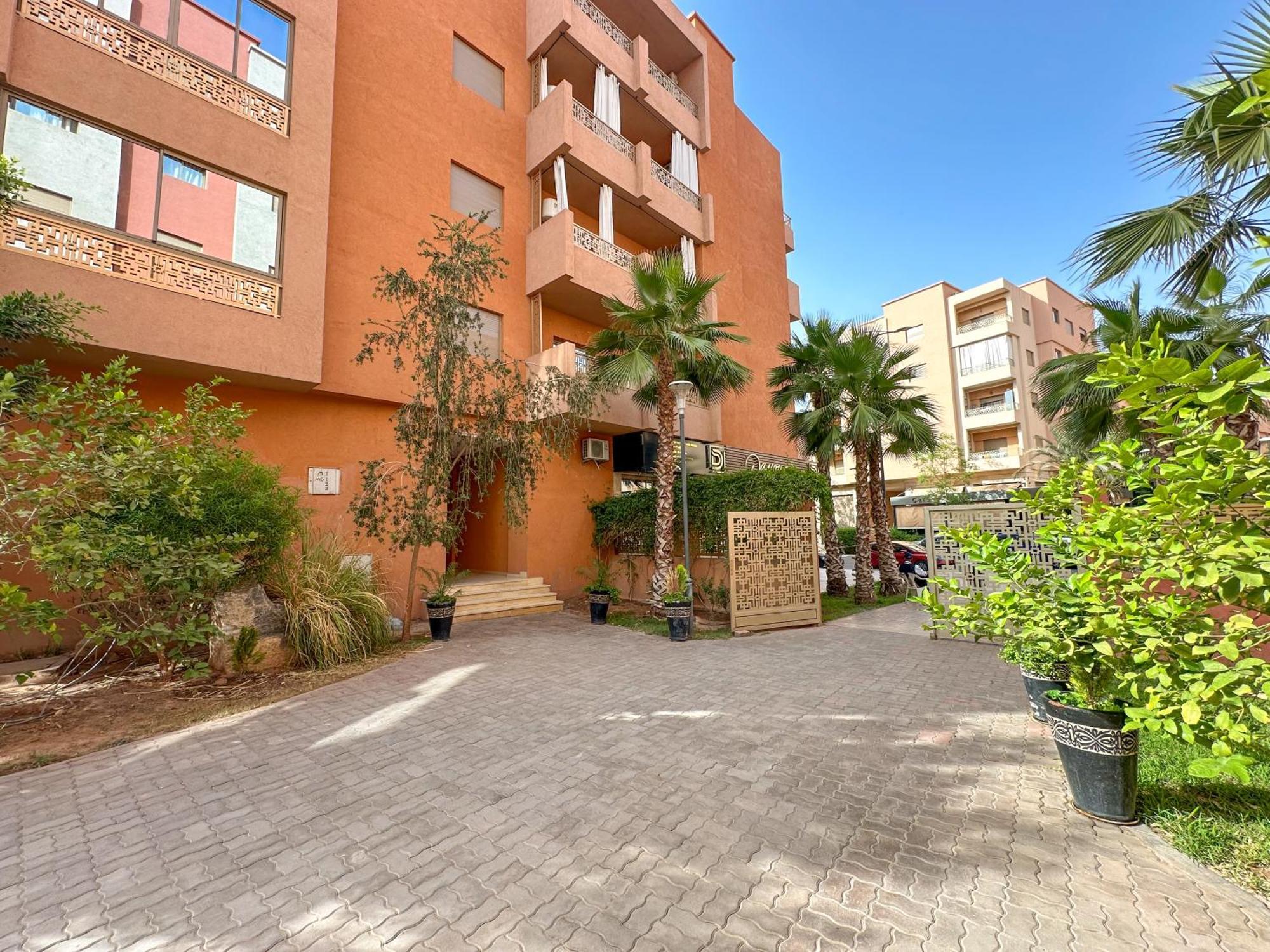 Modern Flat With Double Patio Right Next To Marrakech Center *
