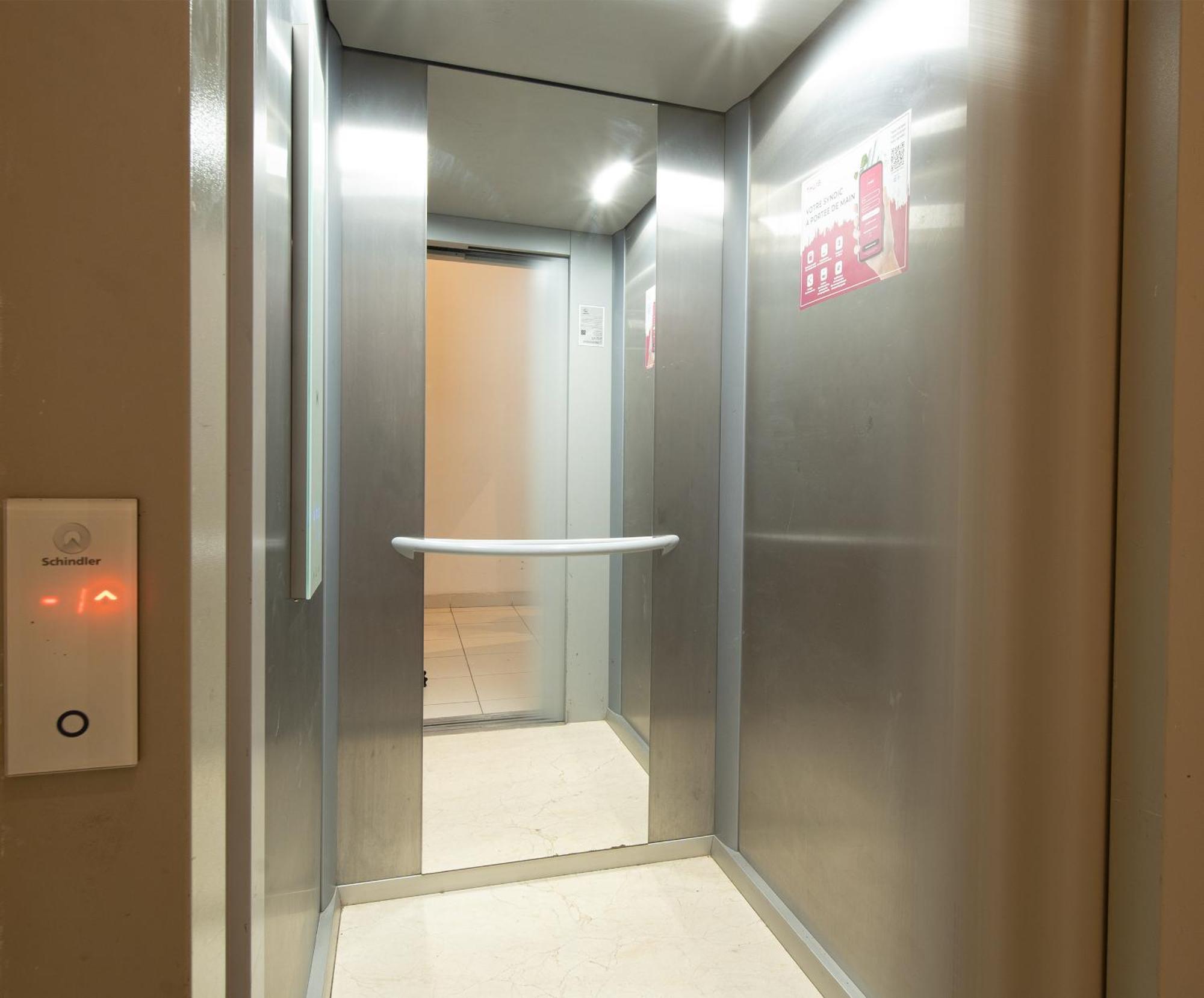 Jacuzzi Charming Luxury Xl Apartment-avenue M6 Appartement *