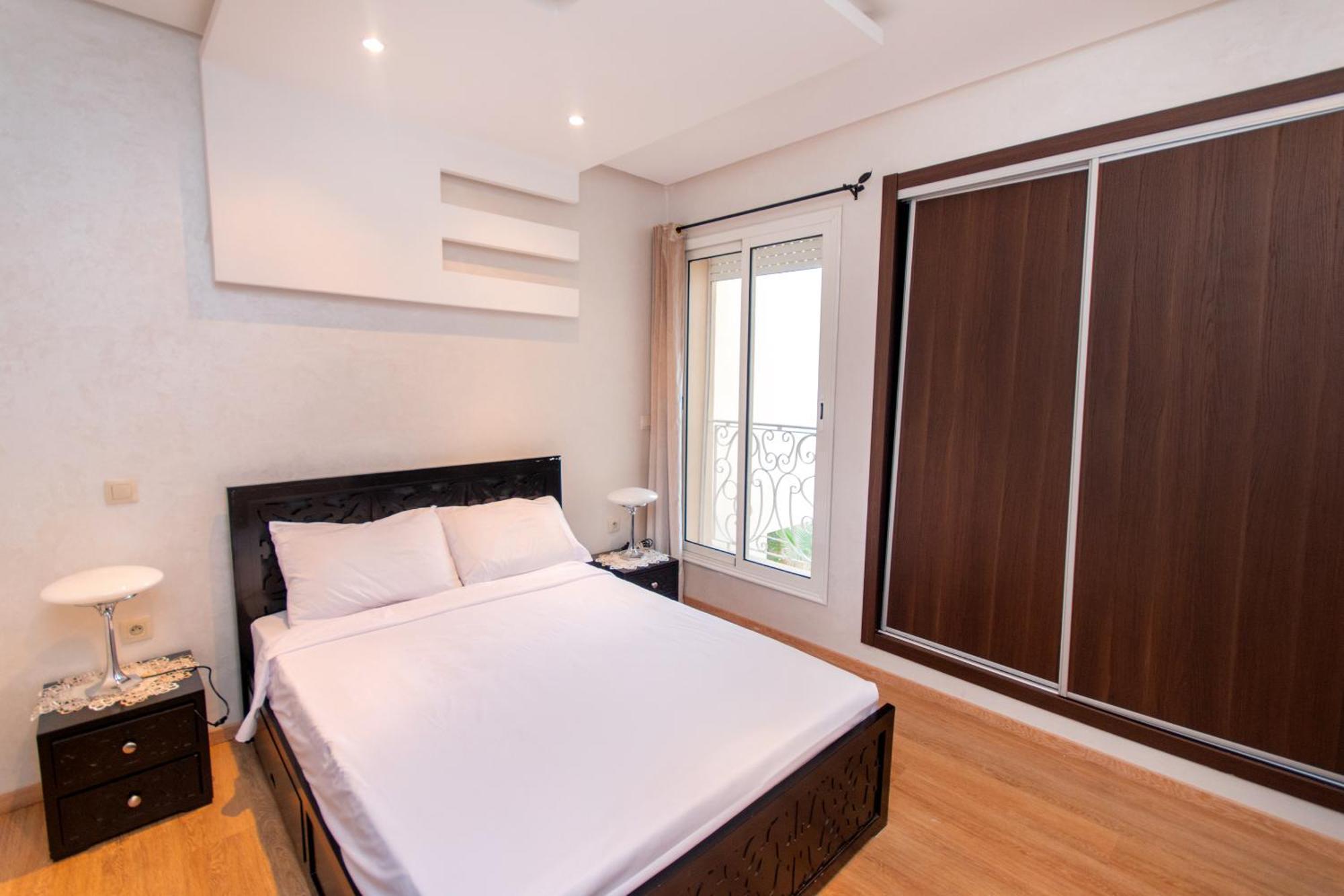 10 Min Menara Airport, Con Piscina Appartement *