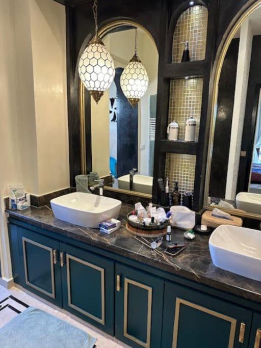 Les Lauriers, 4 Suites, Piscine Privee, Petit Dejeuner Compris *