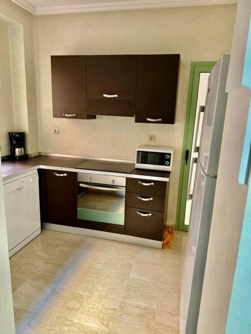 Appartement Beautiful Hivernage With Pool & Balcony, Near Attractions