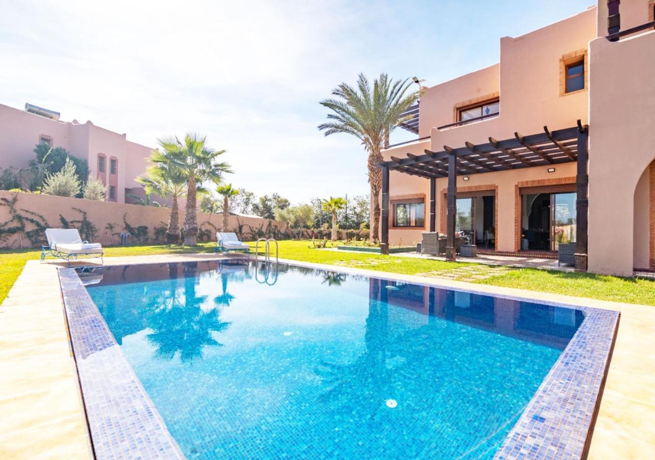 Luxueuse, 4 Et Piscine Prive *