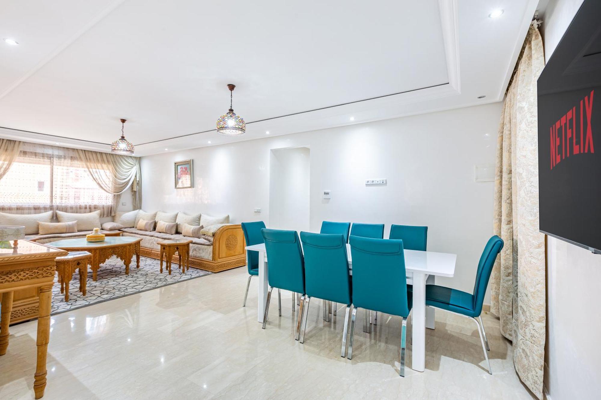 Hamza Apartahotel