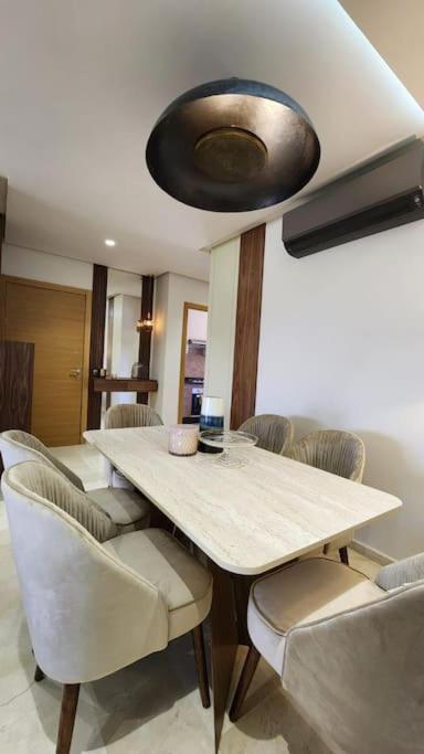 Appartement Luxueux Vue Sur Atlas Golf Et Piscine