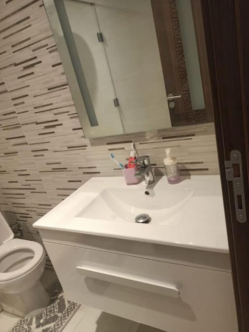 Appartement Apparemment Chic Au Coeur De Marrakech Marrakesh