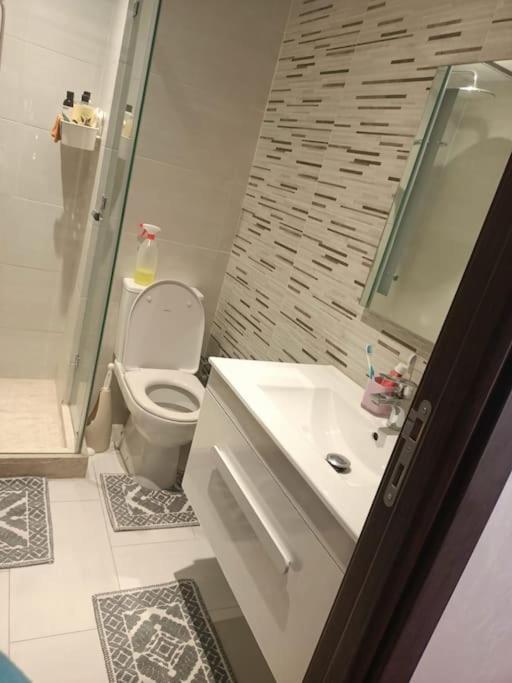 Appartement Apparemment Chic Au Coeur De Marrakech Marrakesh