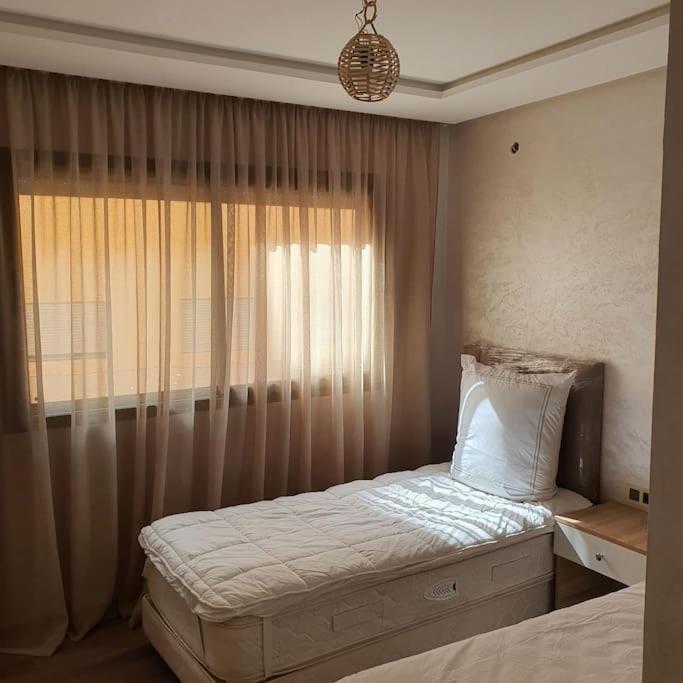 Pres Du Ibis Et Wazo Et Marjane Mall Appartement Marrakesh