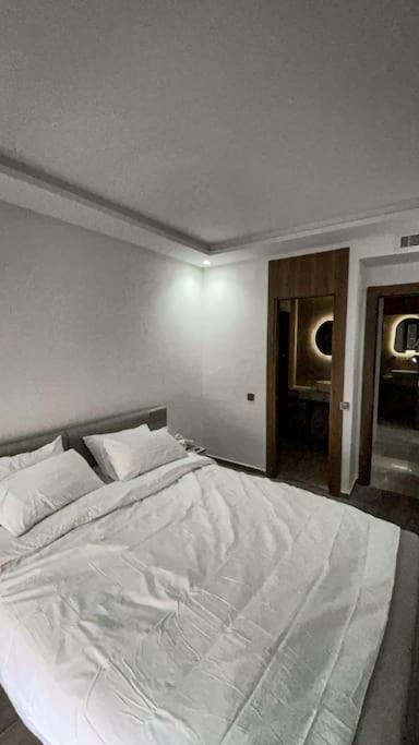 Menara Gardens & Pool Appartement *