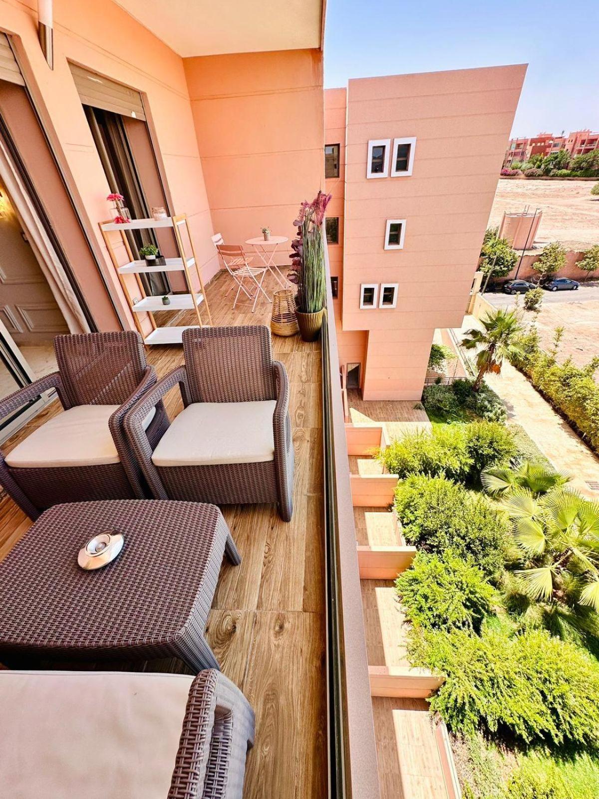 Luxueux Avec Piscine 10 Minutes Du Centre Appartement *
