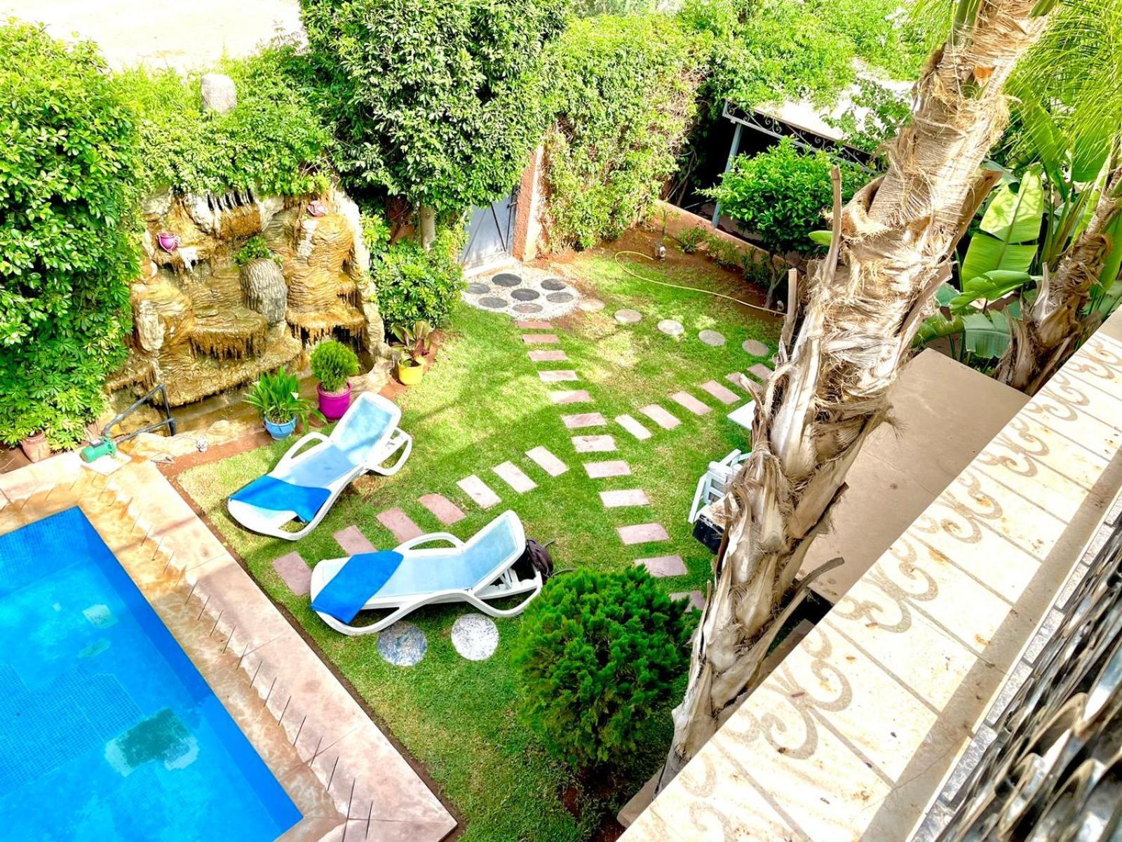 La Royale Avec Cuisiniere Villa *