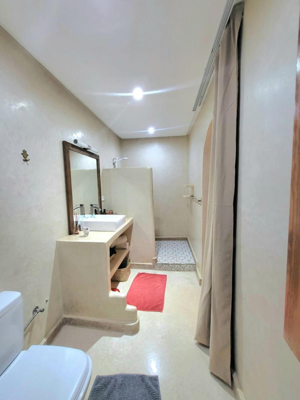 Melilo Avec Piscine Chauffee Holiday home *
