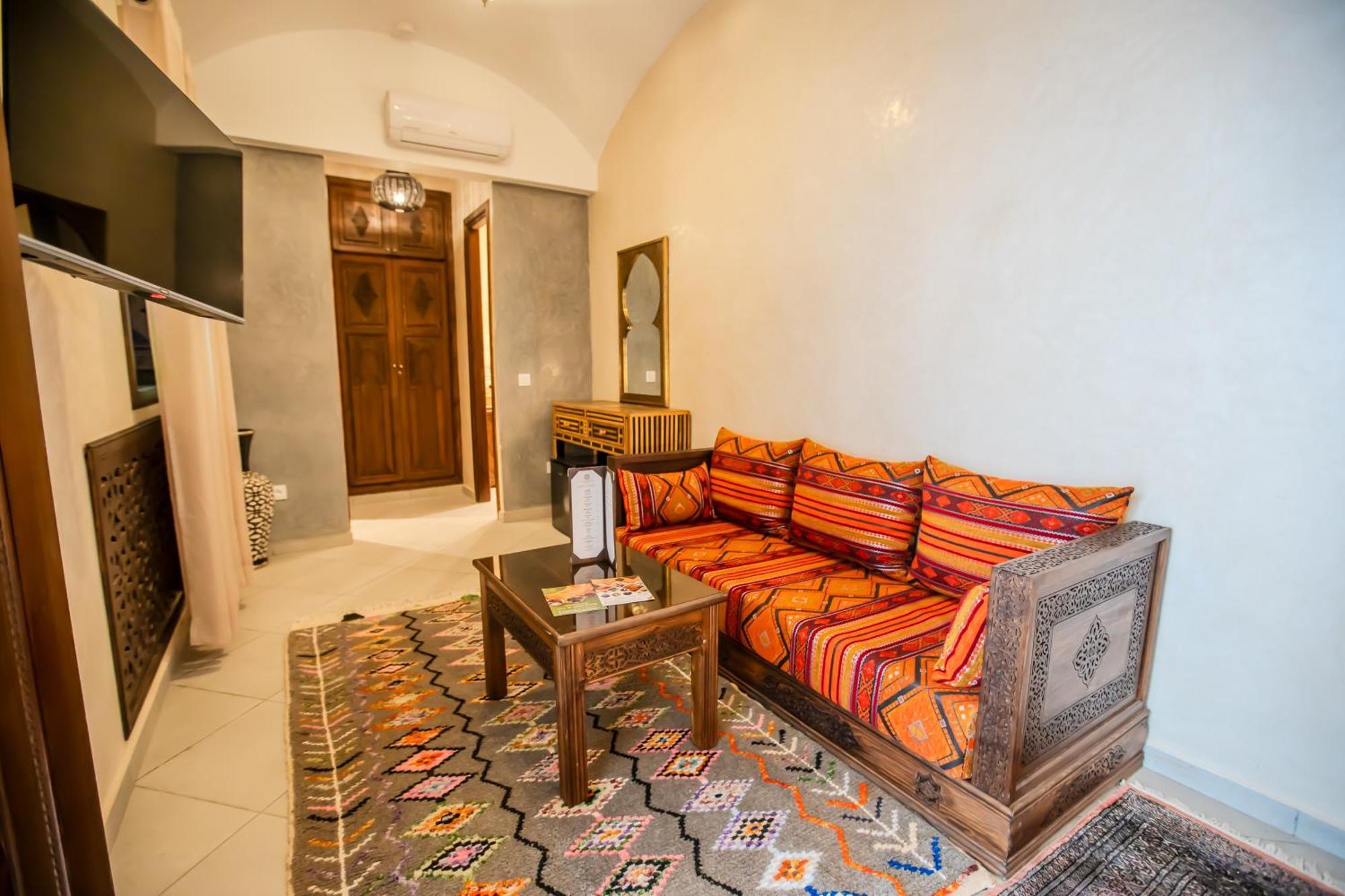 Mandana & Pensión Marrakesh