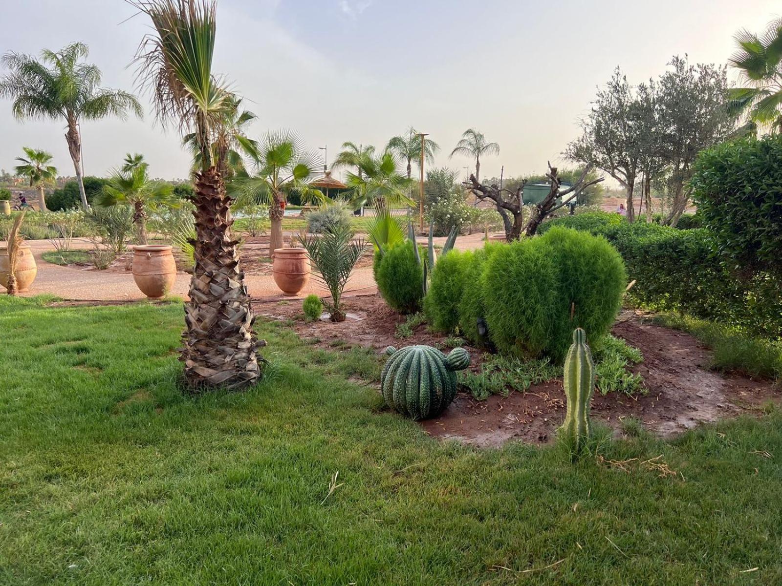 Elegant Avec Vue Sur Piscine Jardin Verdoyant Et Wifi Ultra Rapide Marrakesh