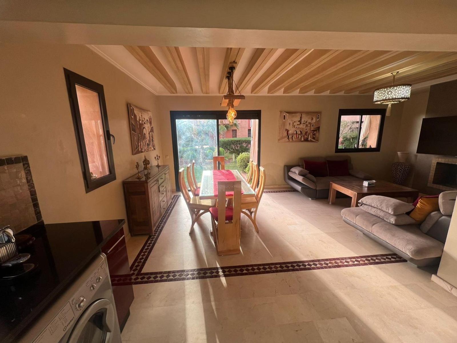 Elegant Avec Vue Sur Piscine Jardin Verdoyant Et Wifi Ultra Rapide