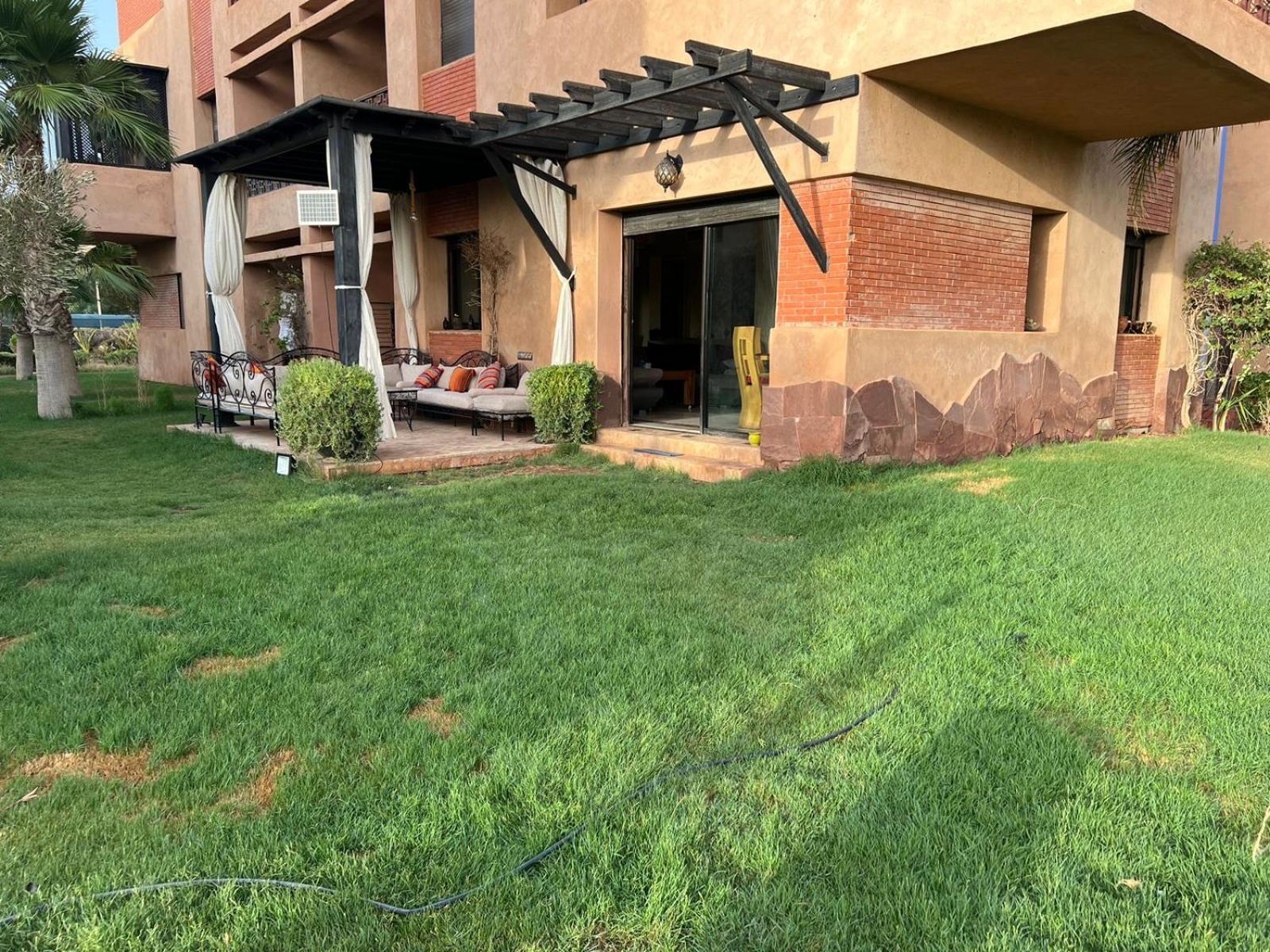 Apartment Elegant Avec Vue Sur Piscine Jardin Verdoyant Et Wifi Ultra Rapide