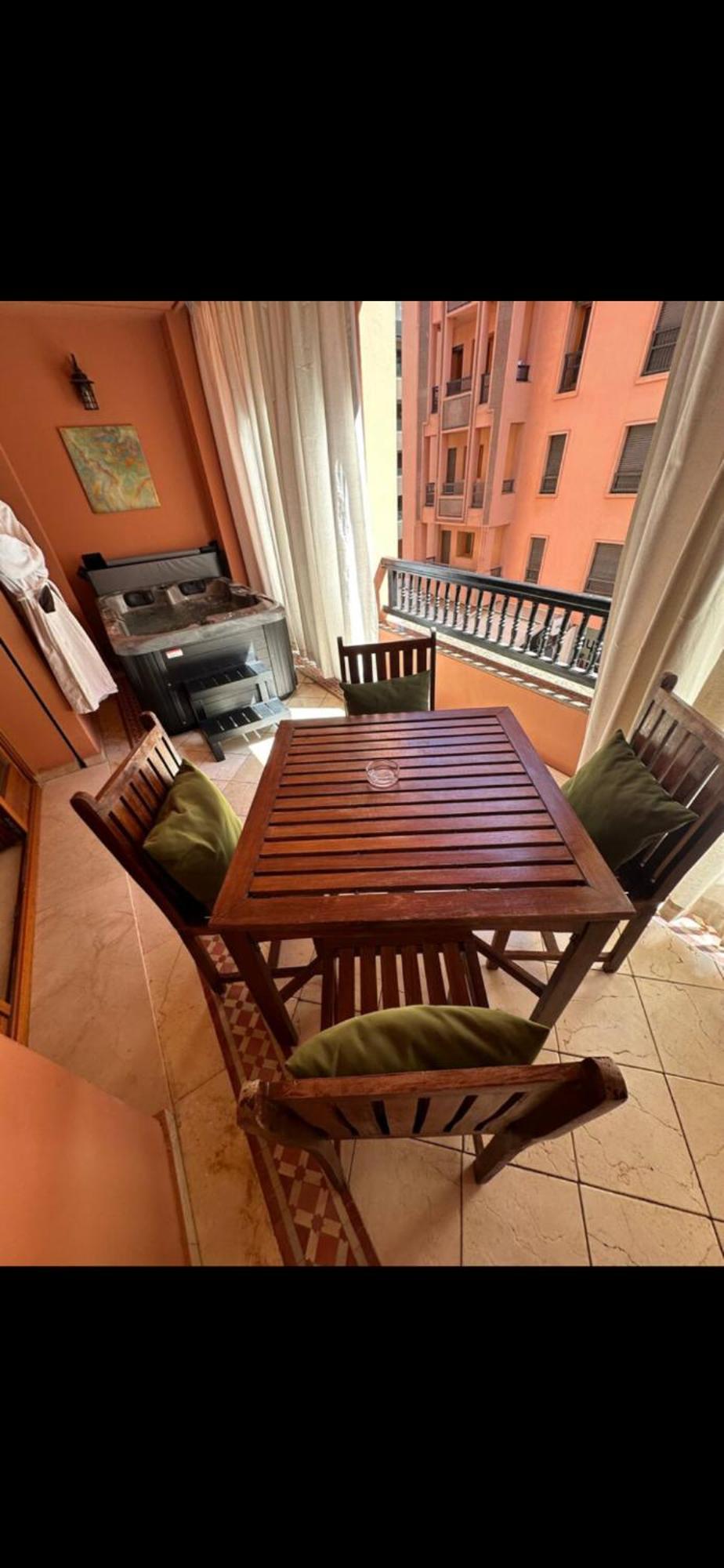 Lux Apt, Prime Location, Jacuzzi * Marrakesh