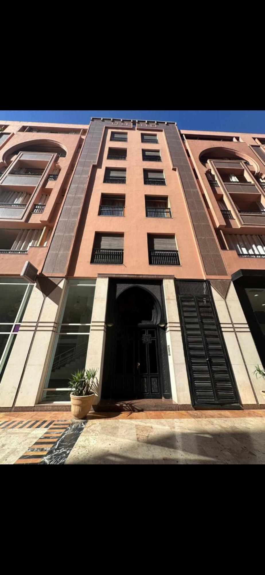 Lux Apt, Prime Location, Jacuzzi * Marrakesh