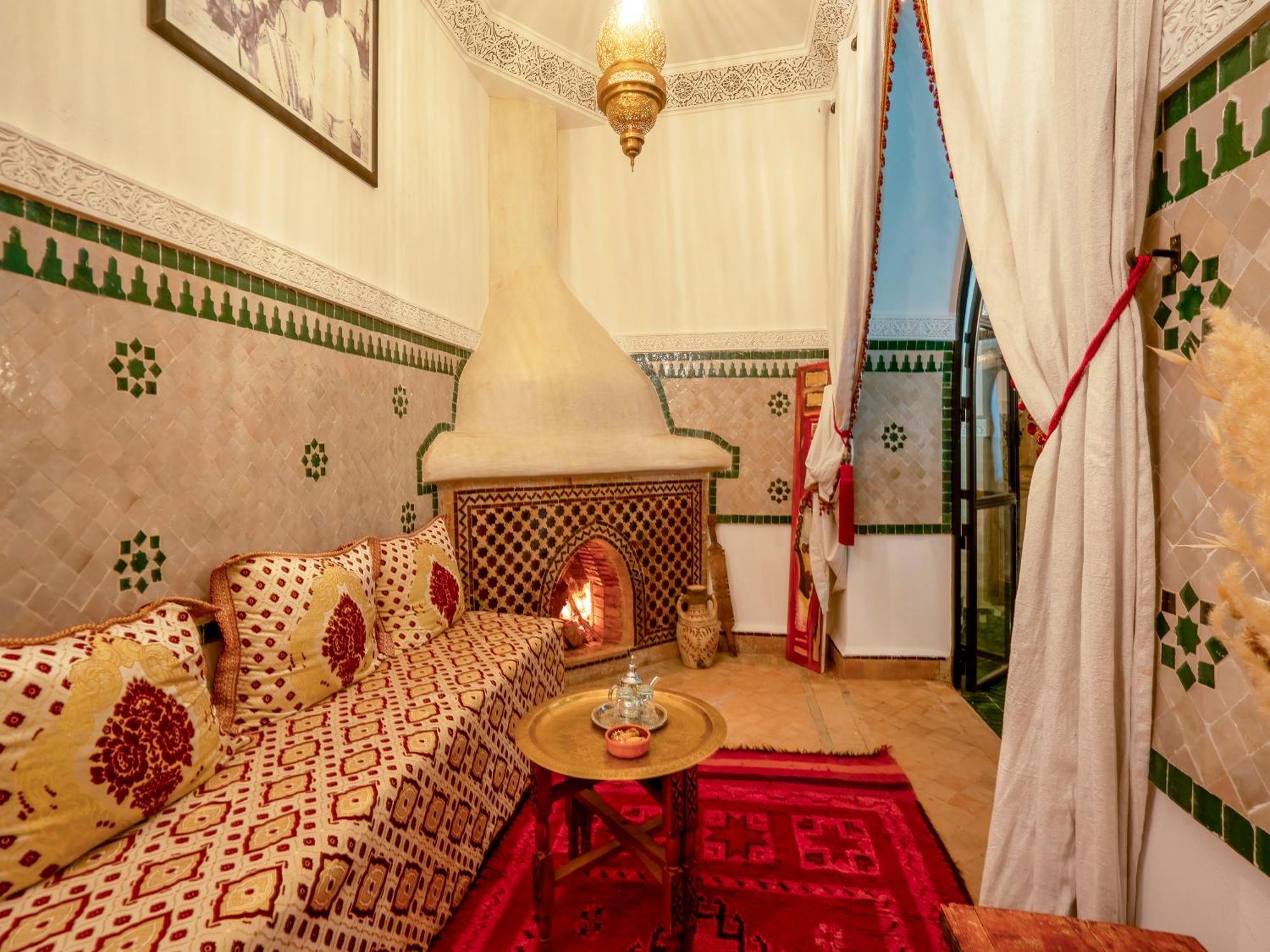 Yalla Habibi Riad
