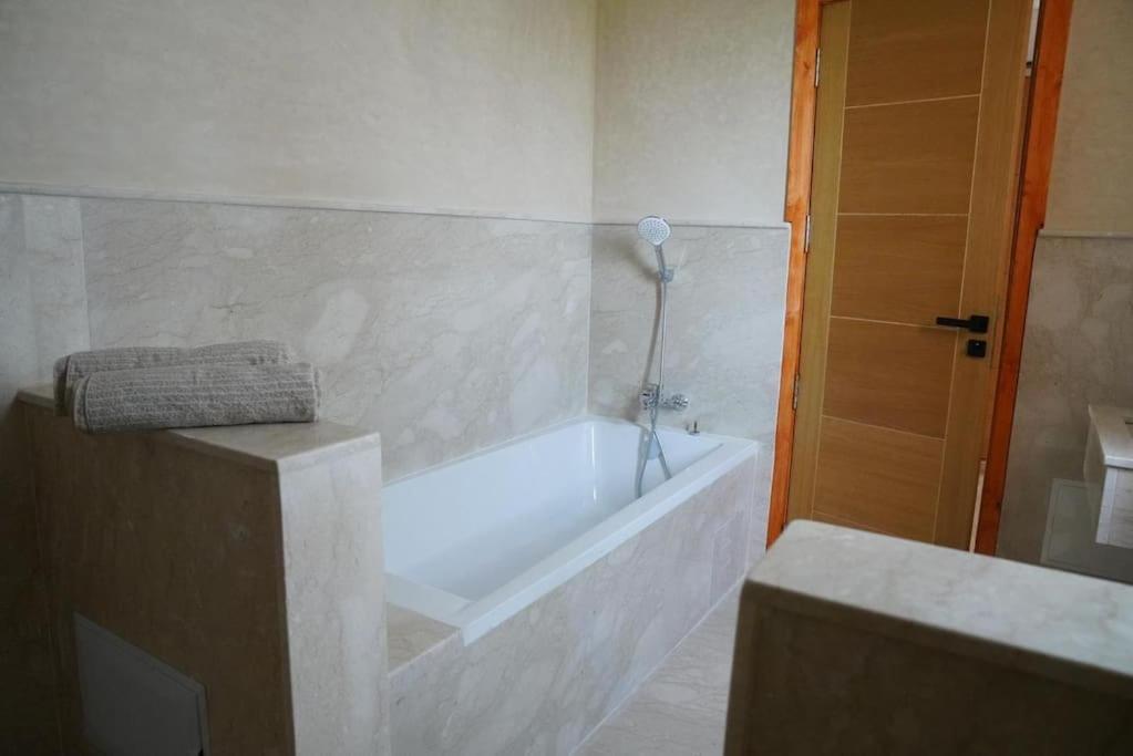 Orient Avec Piscine Privee 3 Villa