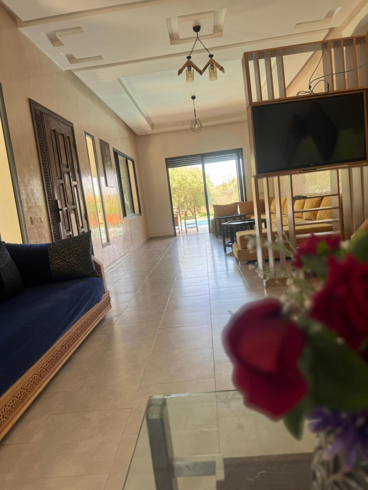 Eden Palace *