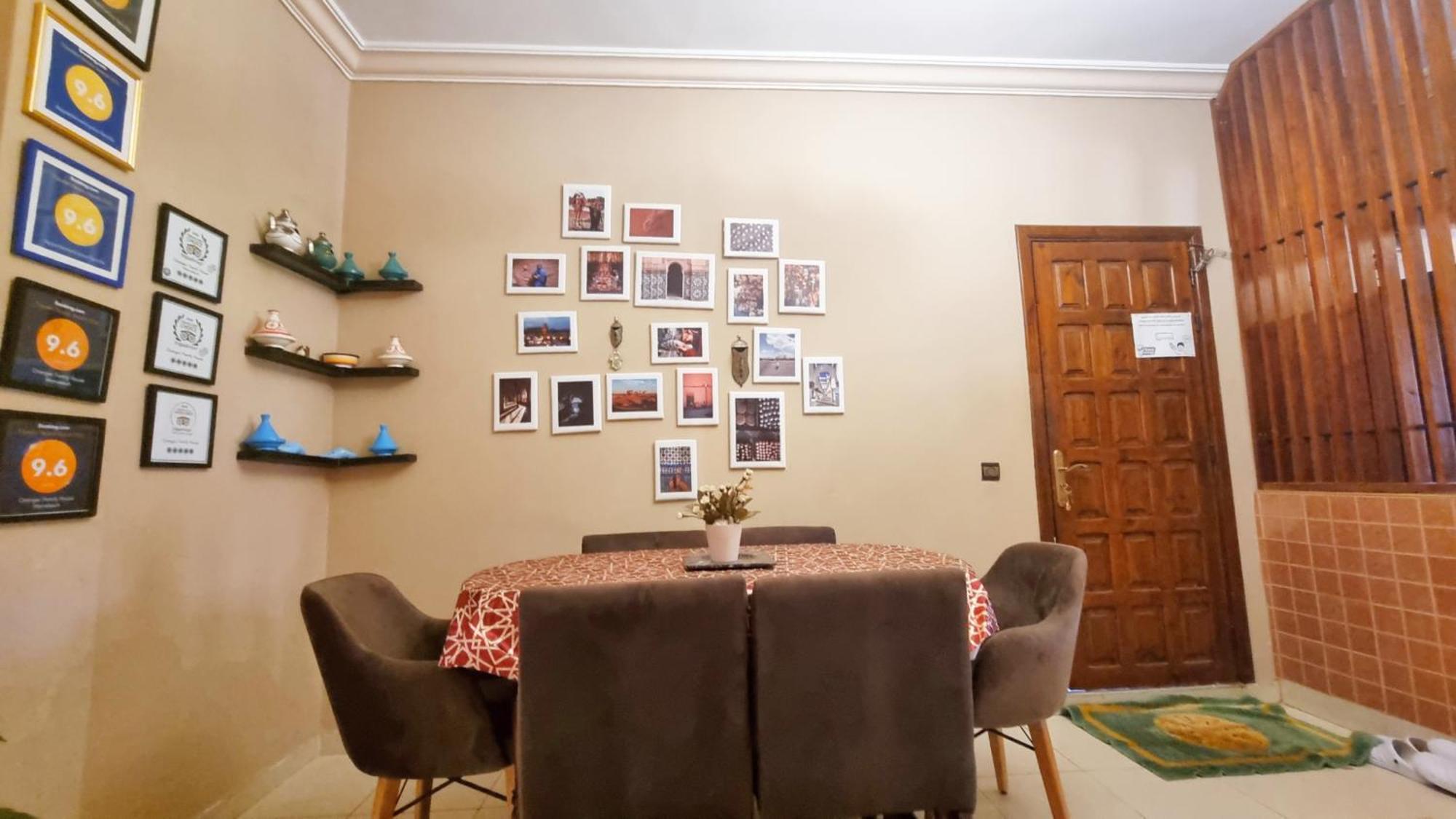 Oranger Family House Center, Private Large House, Terasse Garden View, Free Parking Apartment