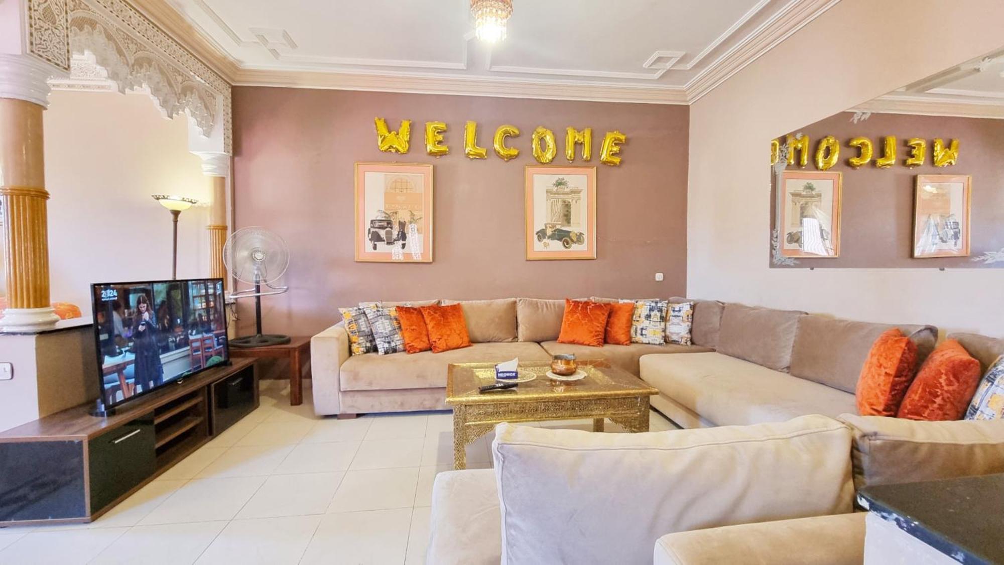 Apartment Oranger Family House Center, Private Large House, Terasse Garden View, Free Parking *
