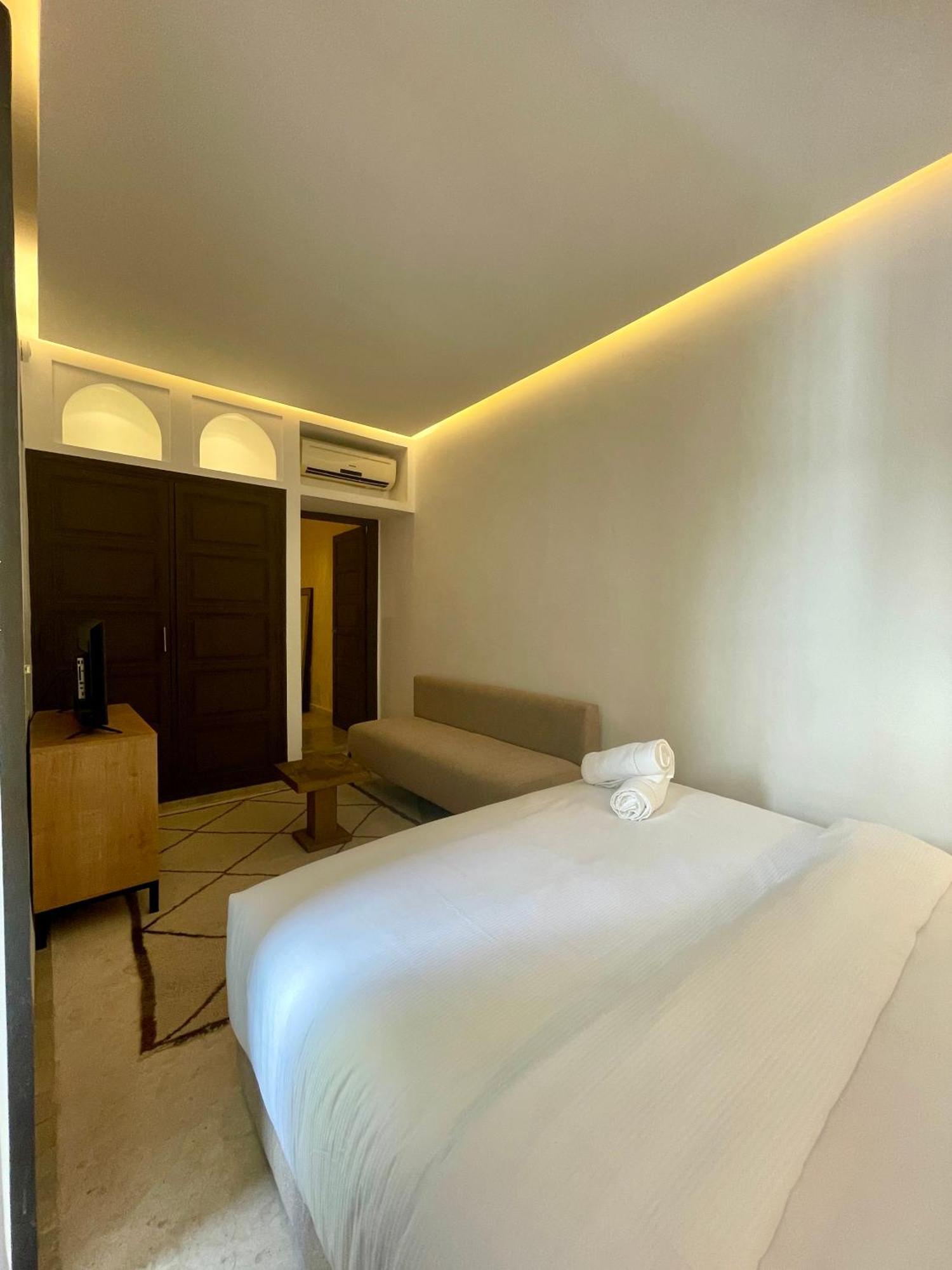Couette-café Awatif Le 36